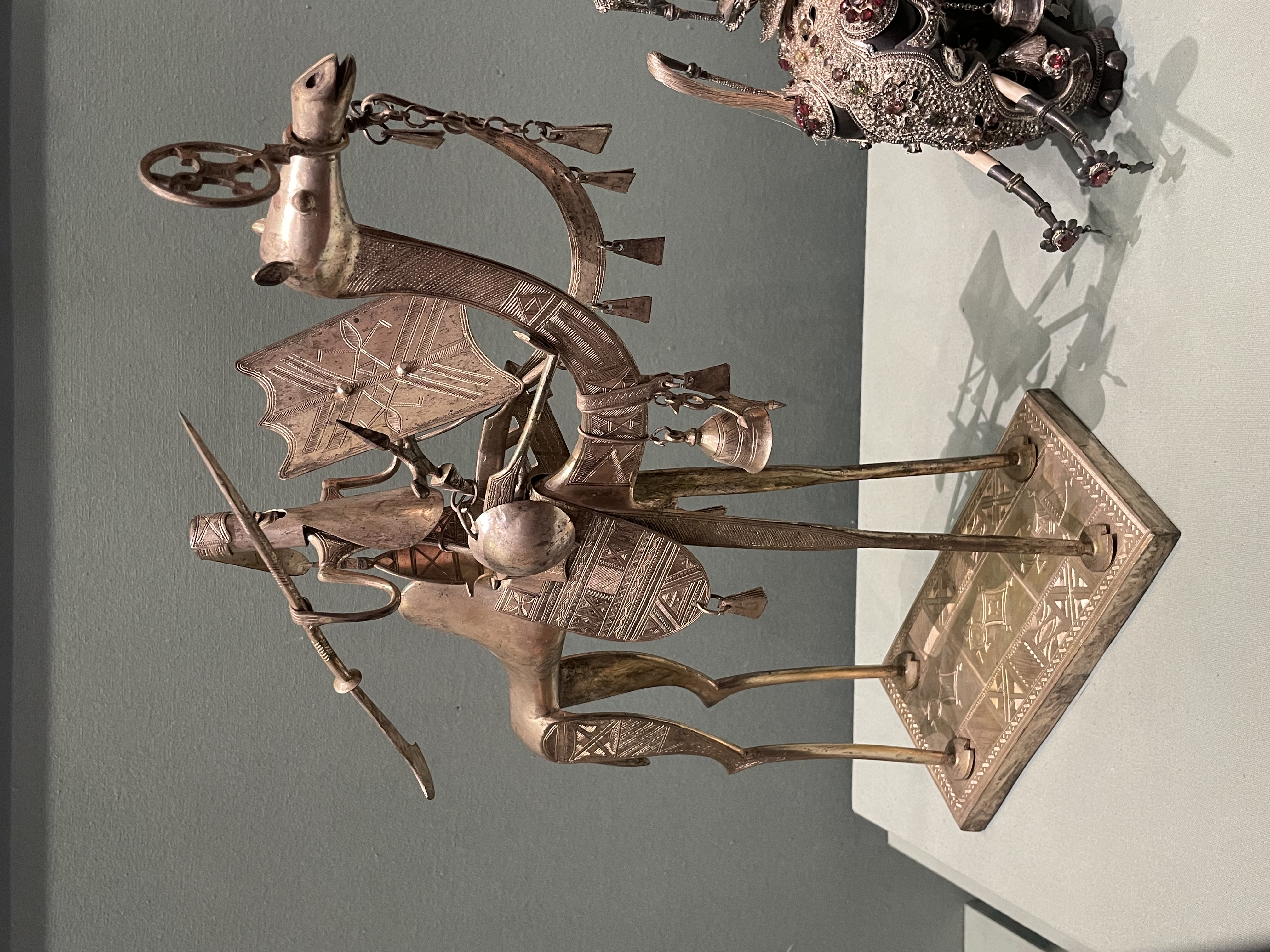 骑士 — Sculpture of a rider on a camel